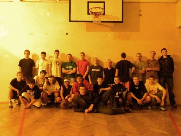 Zdjęcie: Turniej Koszykówki Ulicznej - Majówka z OSiR-em 2011